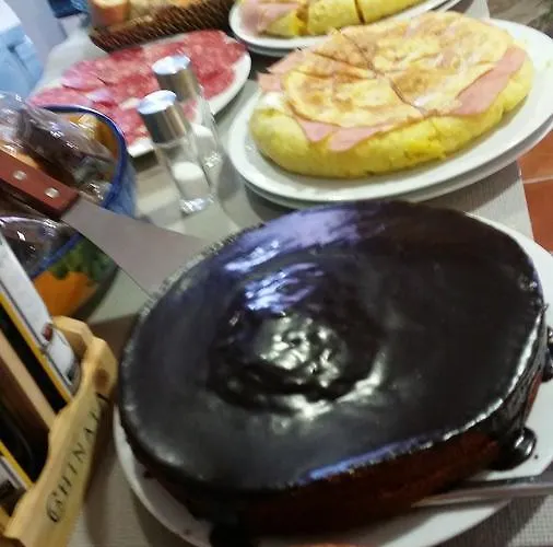 爱库尔特里罗酒店 * Polientes